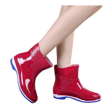 Load image into Gallery viewer, Scale Films Pattern Woman Ankle Rainboots